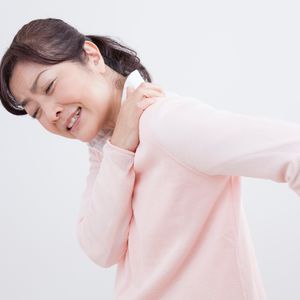 肥後整体院では多くの方が悩まされる肩こりを短期間で改善いたします